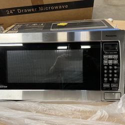 2.2 cu. ft. Countertop Microwave in Stainless Steel Built-in with Cyclonic Wave Inverter Technology and Sensor Cook