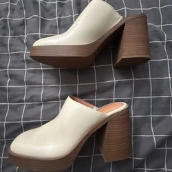 Universal Trends Clogs Size 11 