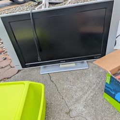 32" TV