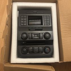 2017 Ford F150 XLT OEM Center Stack . Perfect Condition 