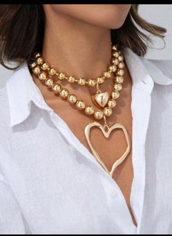 ✨ Elegante Collar Dorado con Corazón ✨