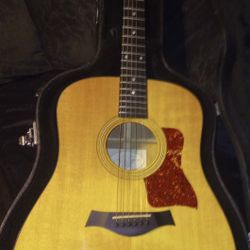 Taylor 310 Acoustic Guitar 