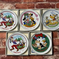 Vintage Disney Plates 