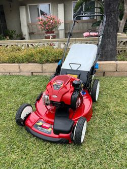 TORO Recycler  22" SMARTSTOW Variable Speed High Wheel Self propel Lawn Mower