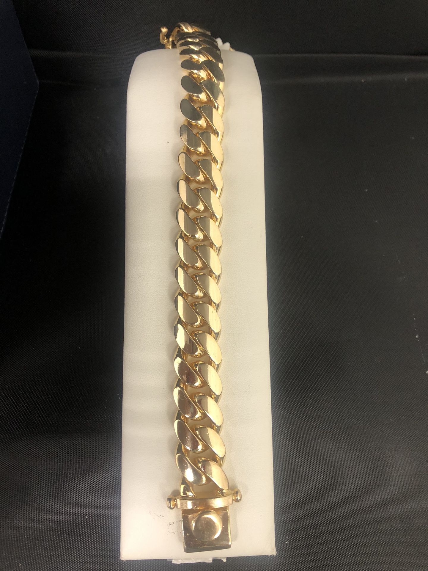 10k Open Link Bracelet 8.5 in 97.2 Grams  & Accessories