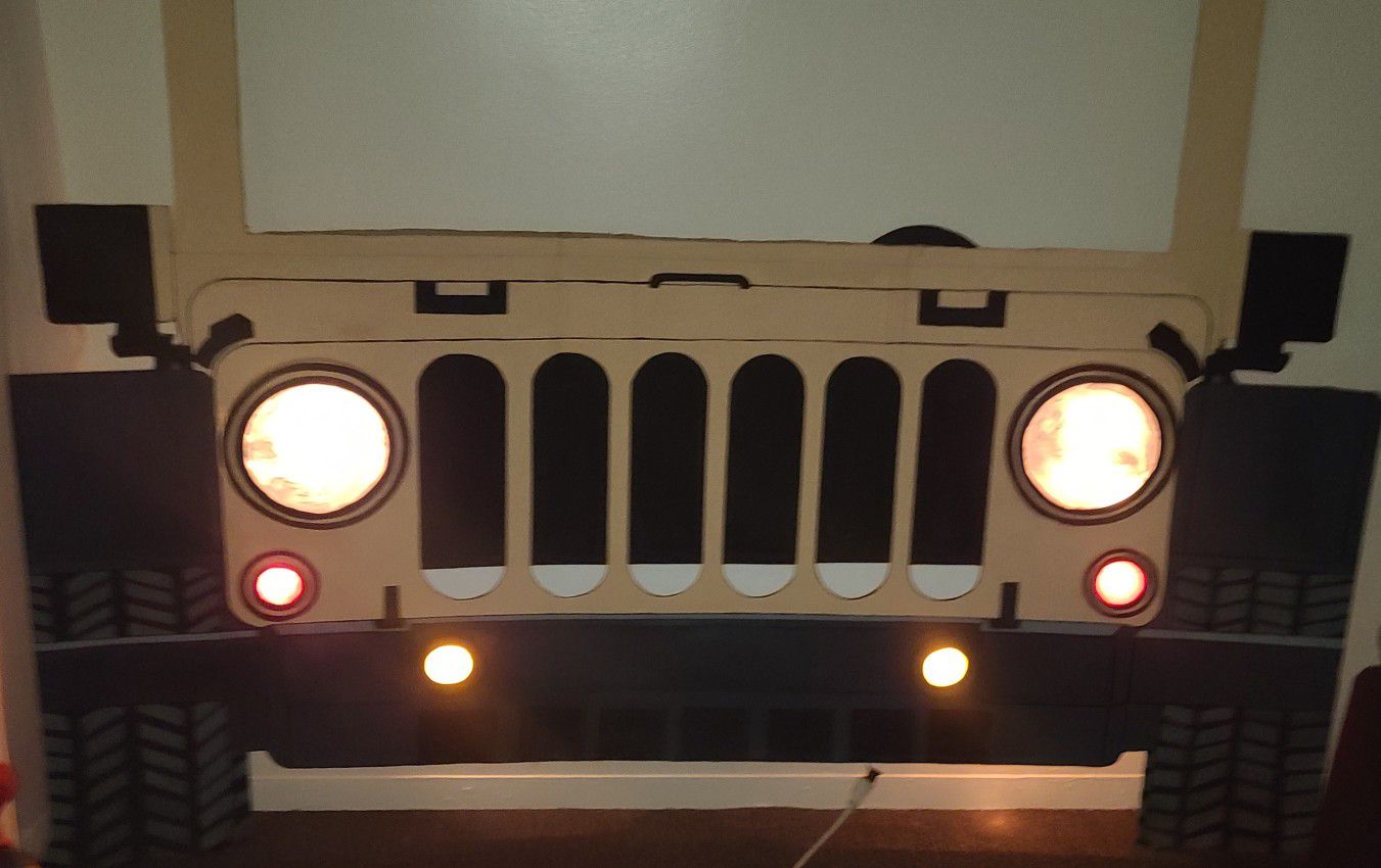 JEEP SAFARI FOR DECOR(Made of cardboard but reinforced with wood) 
