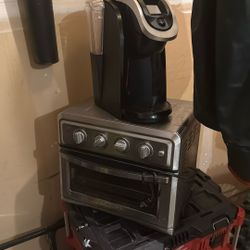 Keurig Coffe Machine And Airfryer Bundle