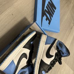 Size 4 Jordan 1 High uncs 