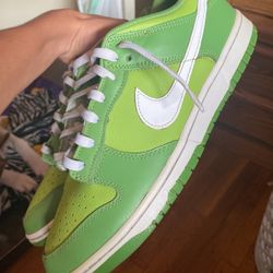Nike Dunks Low Chlorophyll 