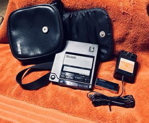 The King Sony D555 Portable CD Player Bundle for Sale in Portland