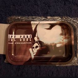Ice cube rolling tray