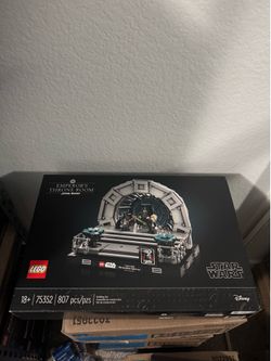 LEGO Star Wars: Emperor's Throne Room Diorama (75352)