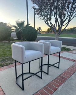 LUE BONA 26-Inch High Bar Stools (Set of 2)