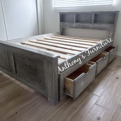 Solid Wood Queen Size Bed Frame W/ Drawers 