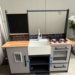 Kids Play kitchen 