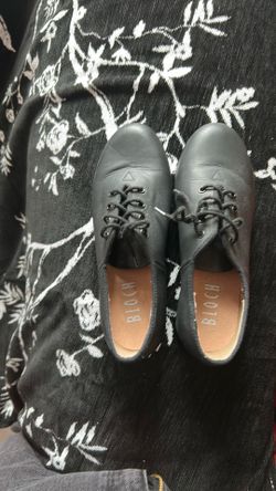 Kids tap shoes