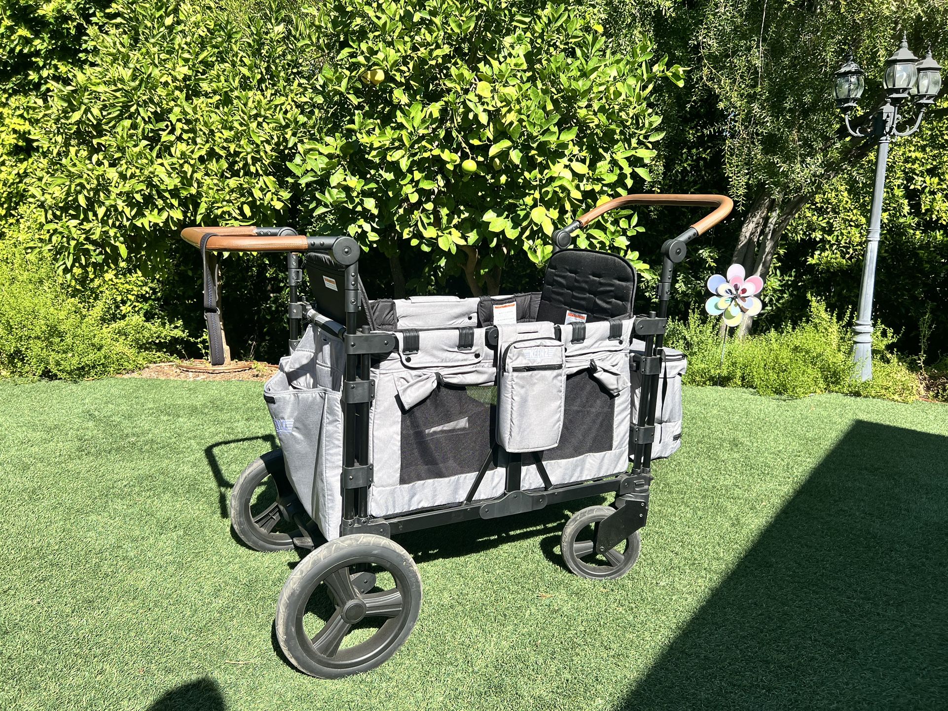 Keenz XC Luxury Comfort Stroller Wagon 4 Passenger Used Only Twice