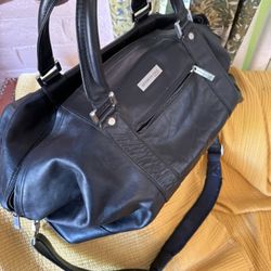Kenneth Cole Black Leather Shoulder Bag OBO