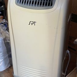 WA-1000E SPT Portable A/C with Remote & Window Kit - 10,000 BTU