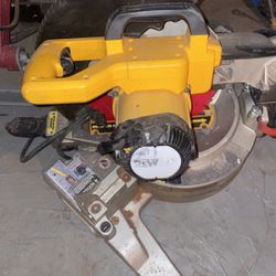 Dewalt,m Miiner Saw
