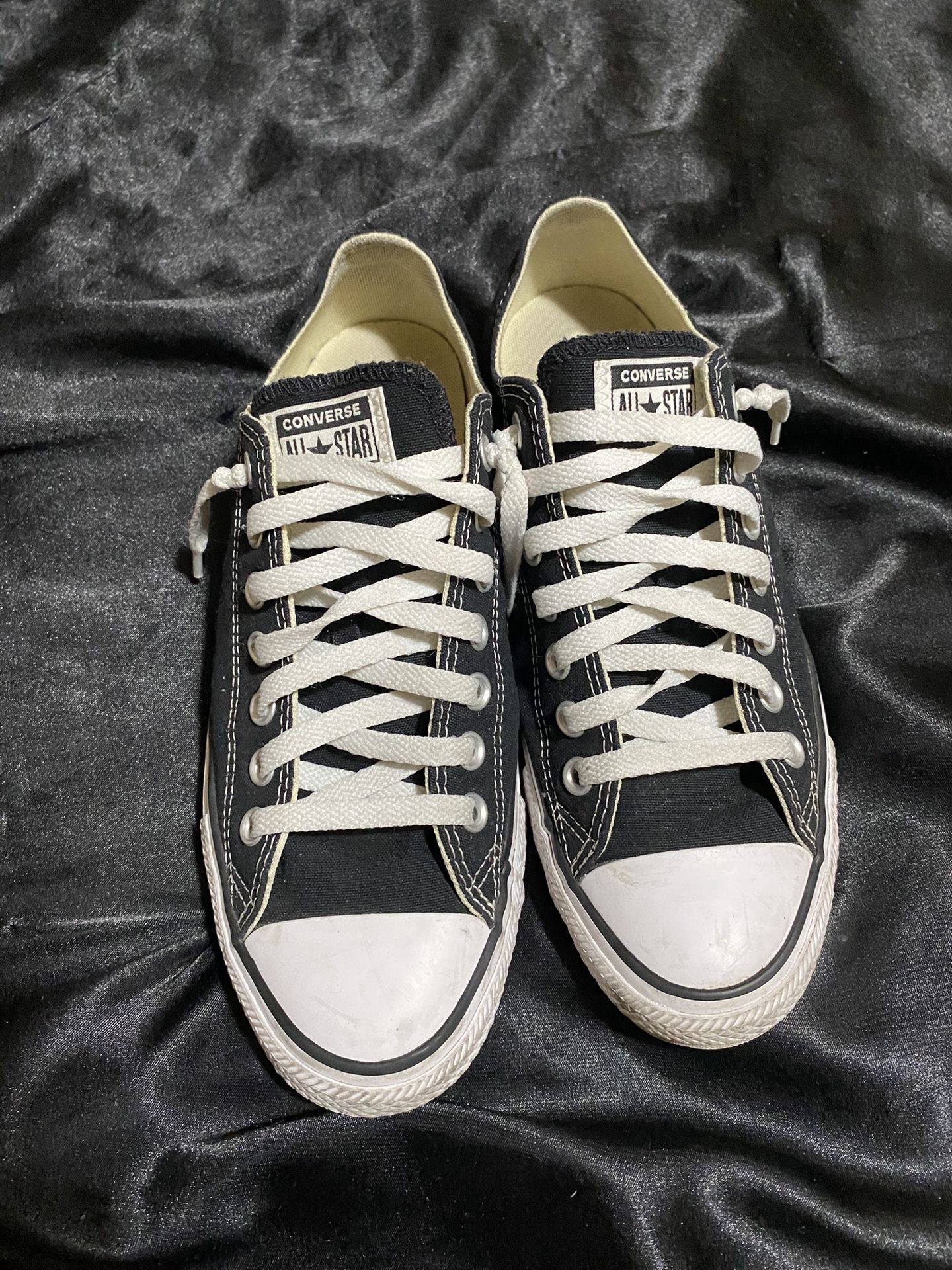 Converse Low Tops (size8.5)