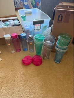 New plastic water bottles huge lot