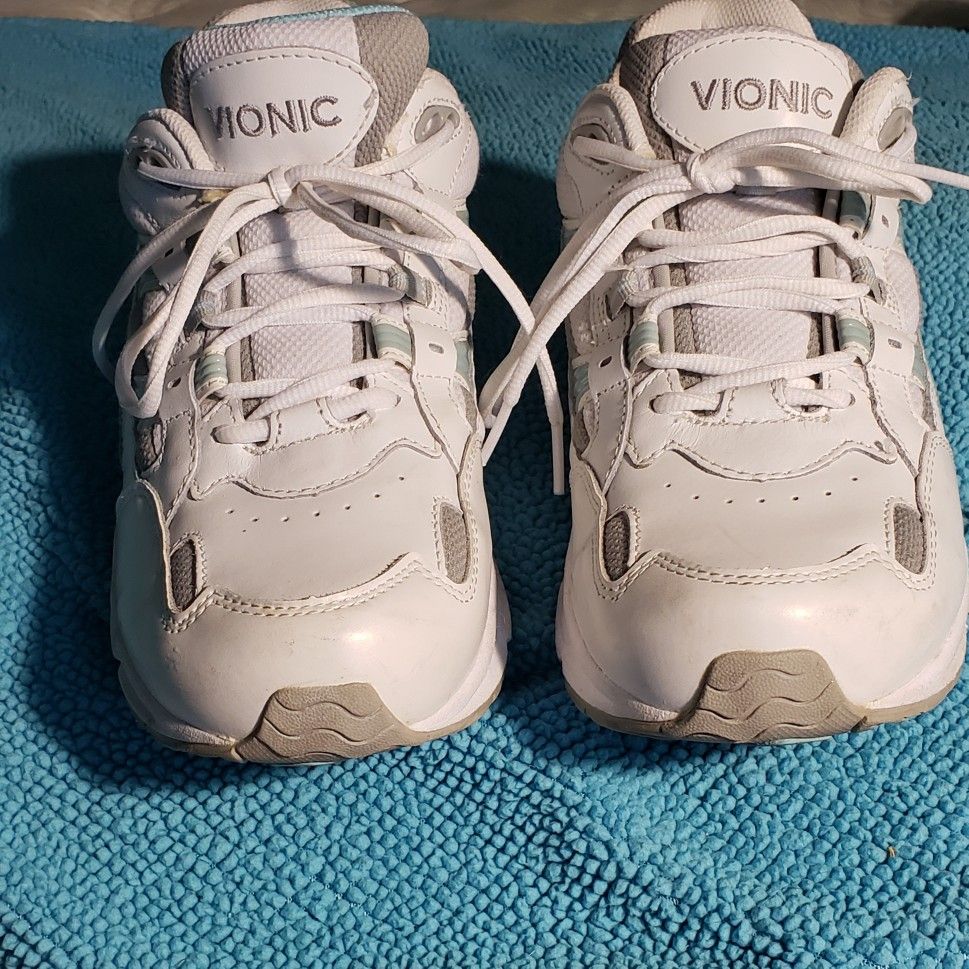 Vionic womens sneakers