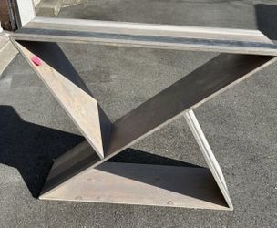 Unique Table Like New