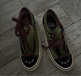 Nakamoto vans