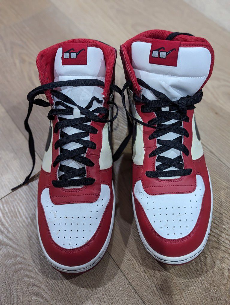 Nike Dunk Big Nike High Lee 2009 size 15 for Sale in Fountain Valley, CA - OfferUp