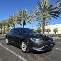 🚗 FOR SALE: 2016 Chrysler 200 Limited – Comfortable, Stylish & Fuel Efficient – Financing Available!