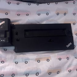  Lenovo ThinkPad Ultra Docking Station, Model 40AJ