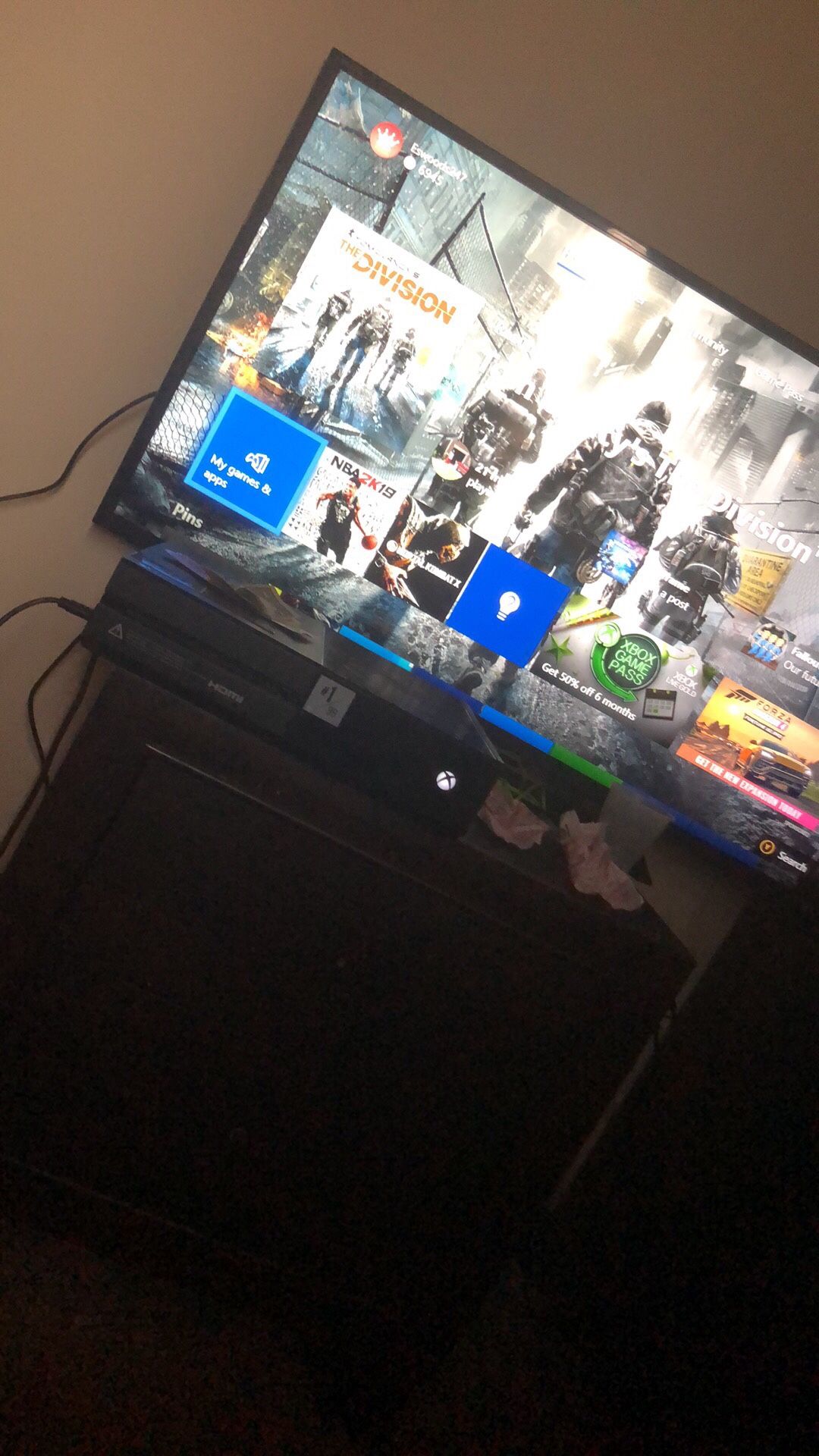 1tb Xbox one with cords an one Controller