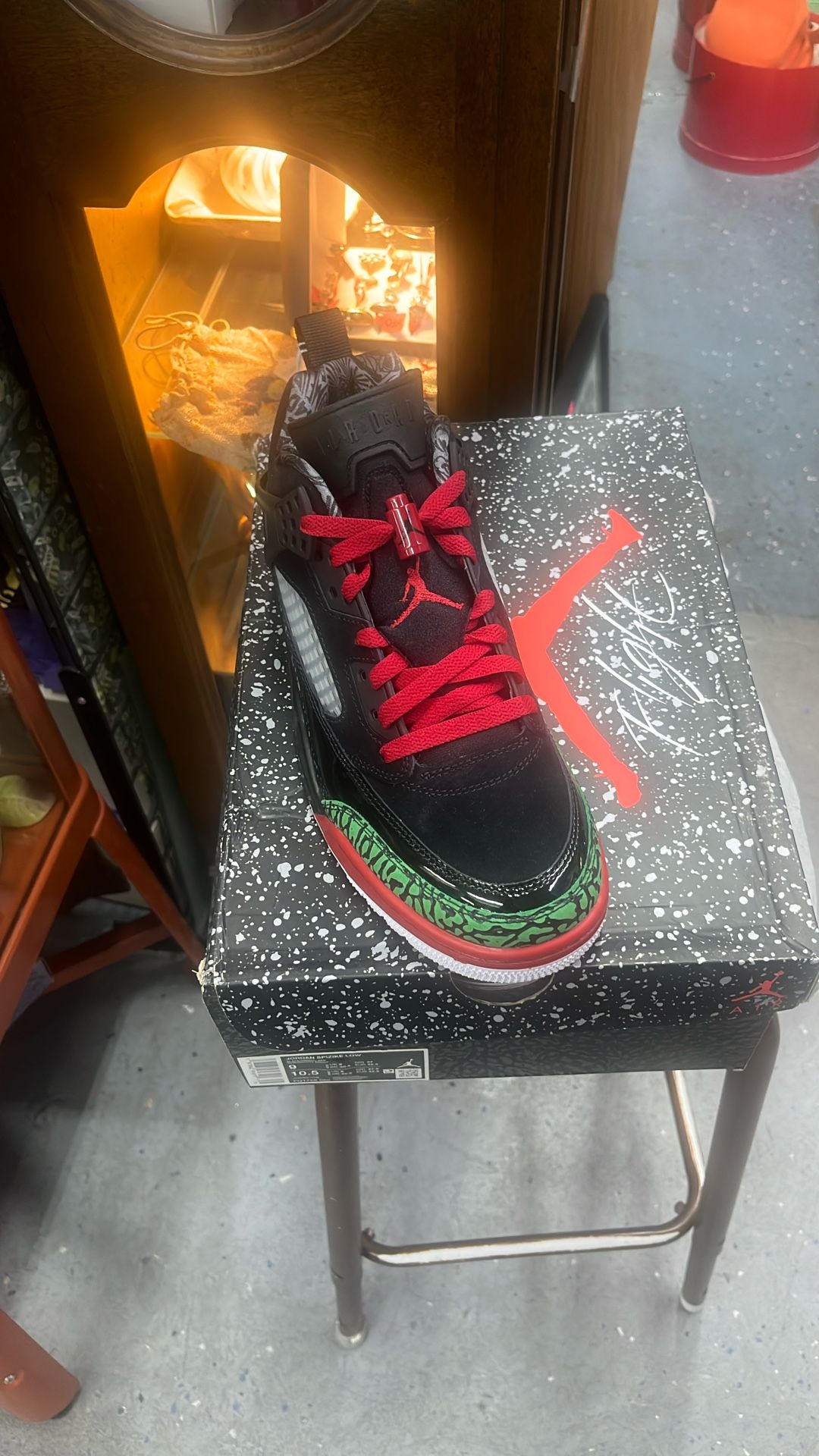 New JORDAN SPIZIKE LOW (new In Box)