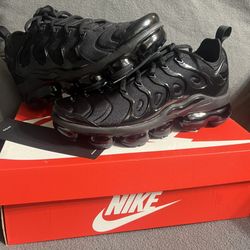 Nike Air VaporMax plus Size 7