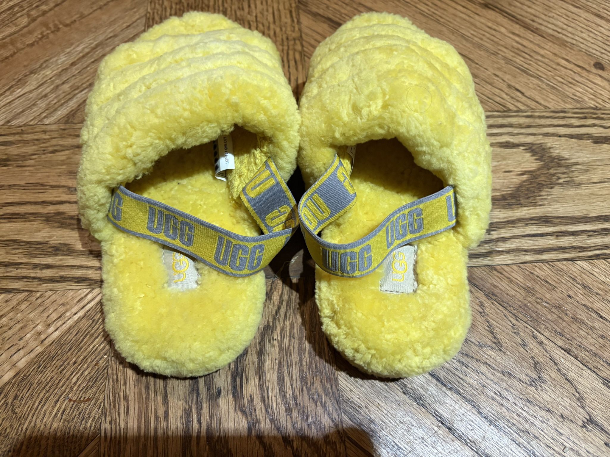 UGG SLIppers Size 5 Women $24