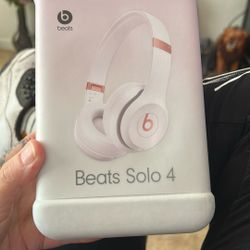 NEW Beats Solo 4
