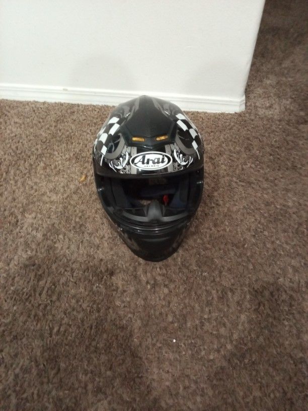 Arai Helmet Size M