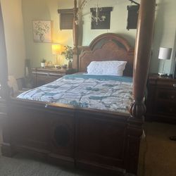 Bedroom in wood and metal.