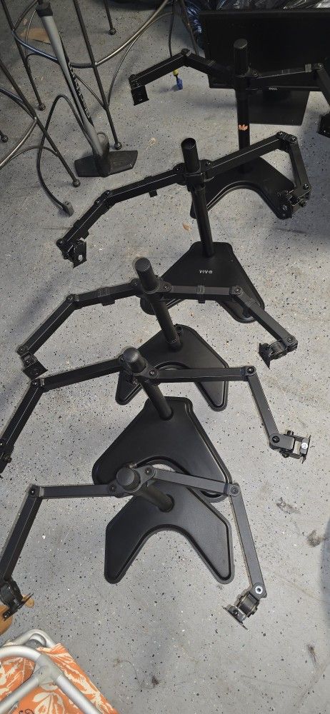 Computer Screens and Stands - $50 for 1 set, $200 for all - 5 Full Sets Available