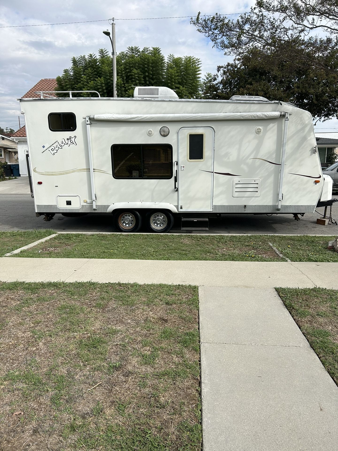 2004 rebel toy hauler 24 feet trailer