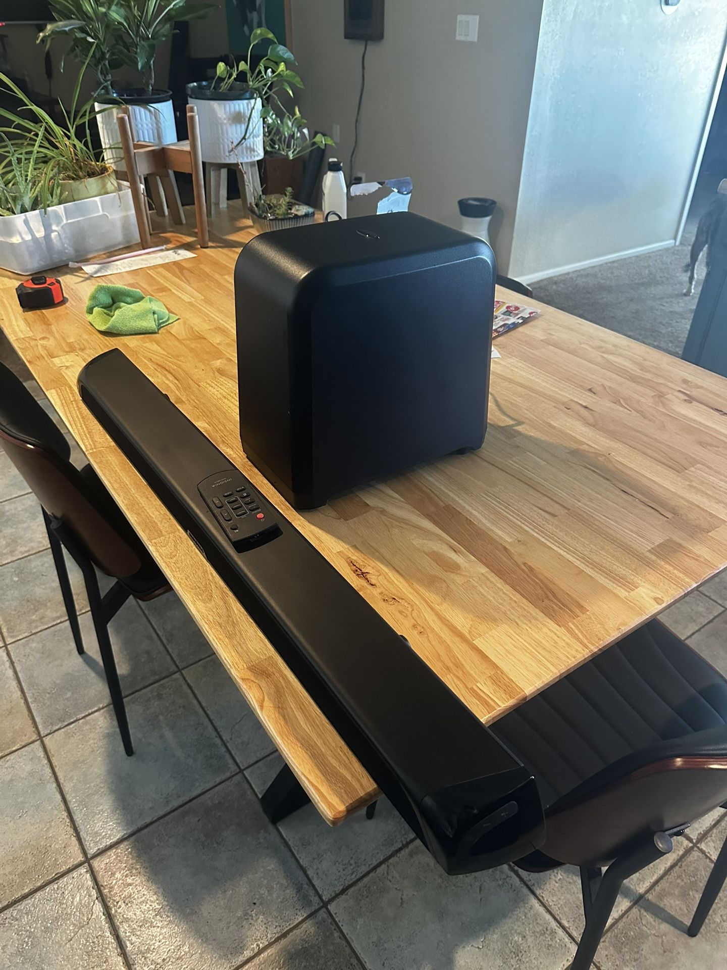 Insignia Soundbar With Wireless Sub