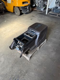 2014-2018 Chevy Silverado / GMC Sierra Center Console (READ DESCRIPTION)
