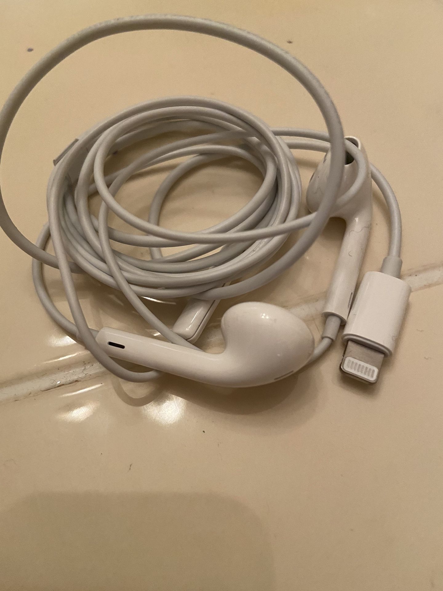 Accessories White iPhone Earbuds