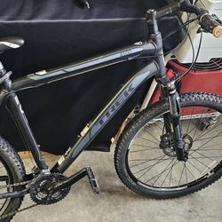 Trek 4500 Mountain Bike