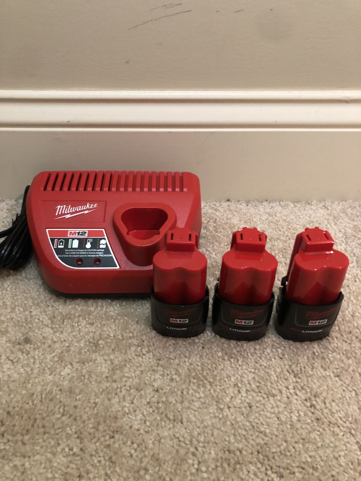 Milwaukee M12 12-Volt Lithium-Ion 2.0 Ah Battery (3) Pack & Charger *New*