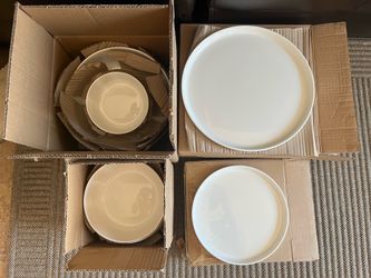 New Mikasa Samantha Bone China Dinnerware bowls and plates 5 pcs Set
