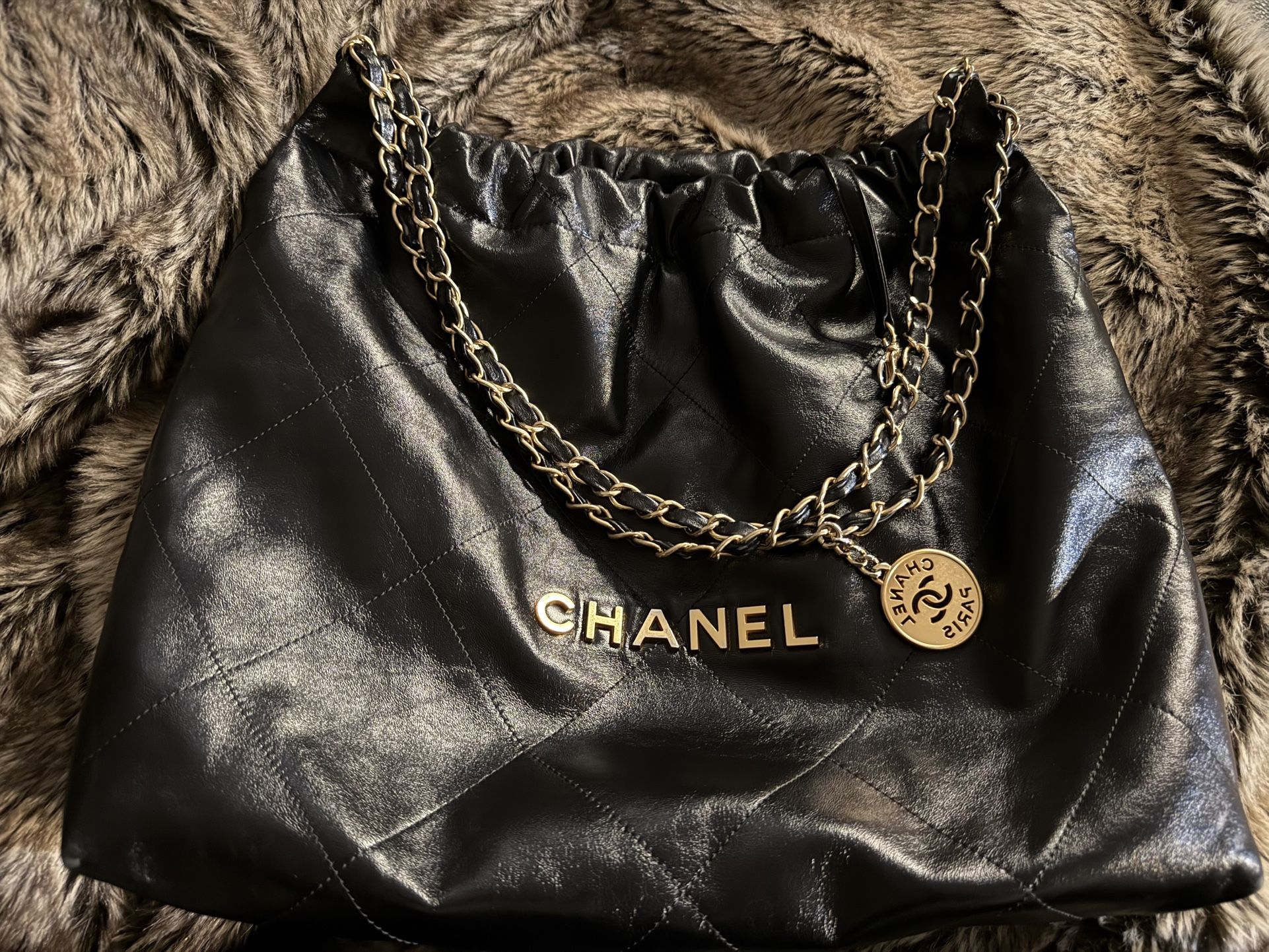 Awesome Chanel 22 Handbag 