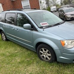 2010 Chrysler Town & Country