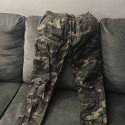 Guys cargo pants size large $15
